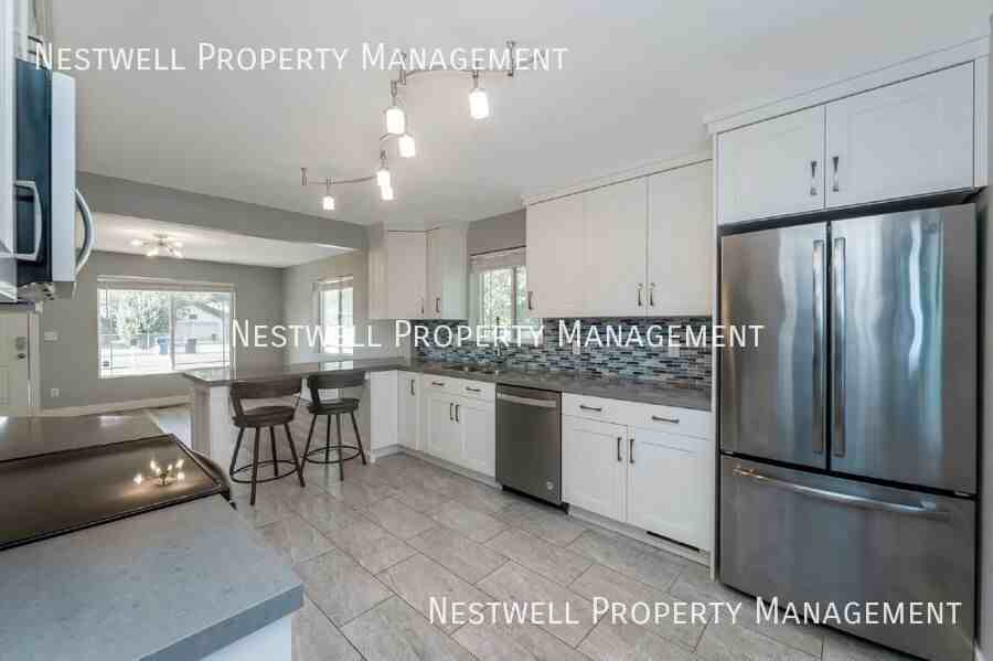 375 E Scott Ave - Photo 3 of 20