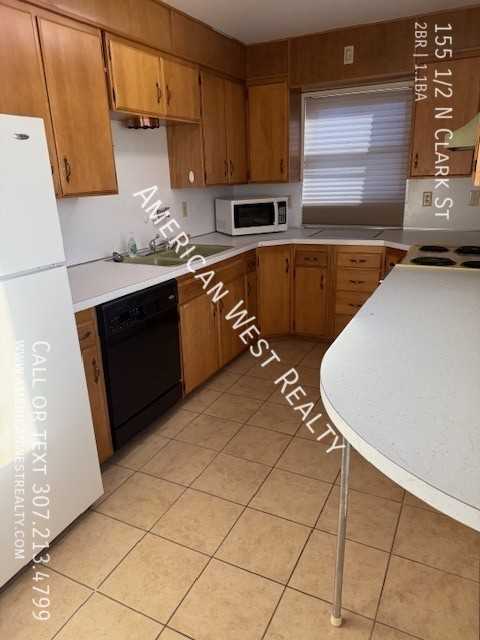 155 1/2 N Clark St - Photo 7 of 11