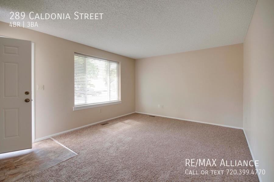 289 Caledonia St - Photo 2 of 26