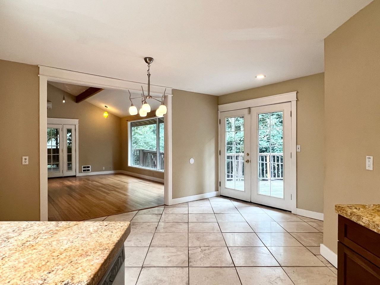 10340 Fischer Pl Ne - Photo 5 of 26