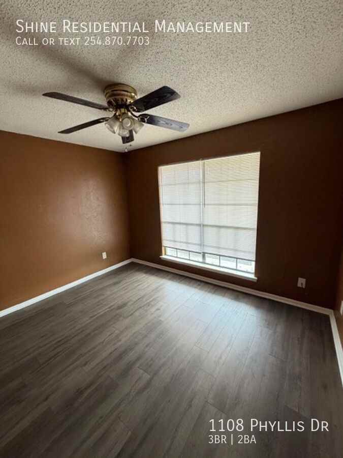 1108 Phyllis Dr - Photo 4 of 32