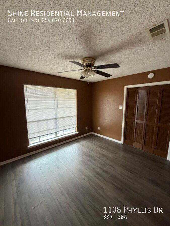 1108 Phyllis Dr - Photo 5 of 32