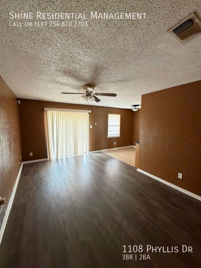 1108 Phyllis Dr - Photo 7 of 32