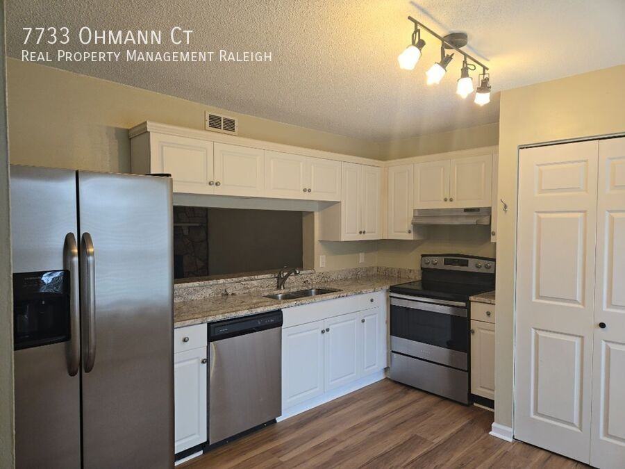 7733 Ohmann Ct - Photo 2 of 18