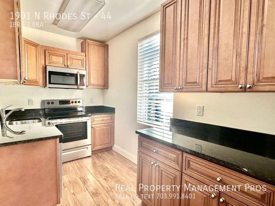 1901 N Rhodes St #44 - Photo 4 of 14