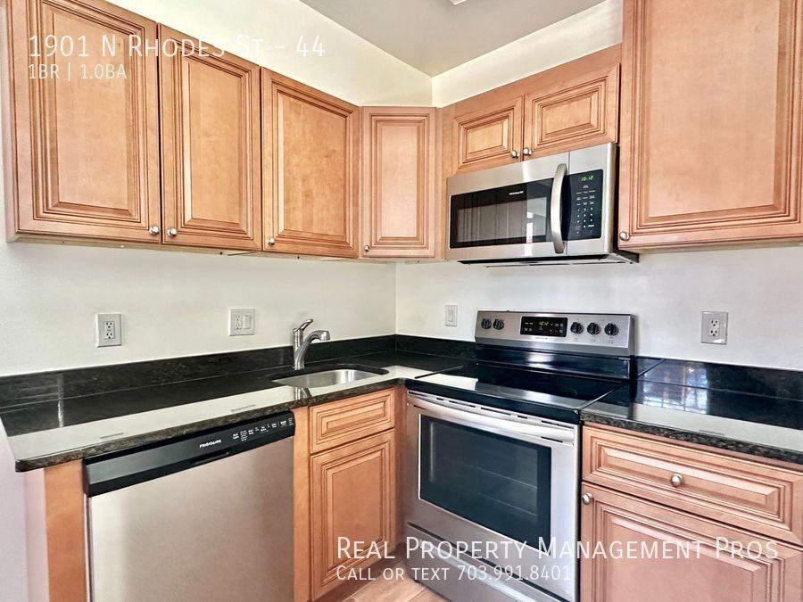 1901 N Rhodes St #44 - Photo 5 of 14