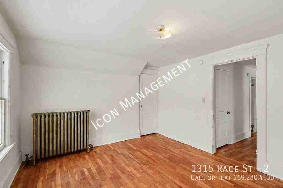 1315 Race St #2 - Photo 6 of 13