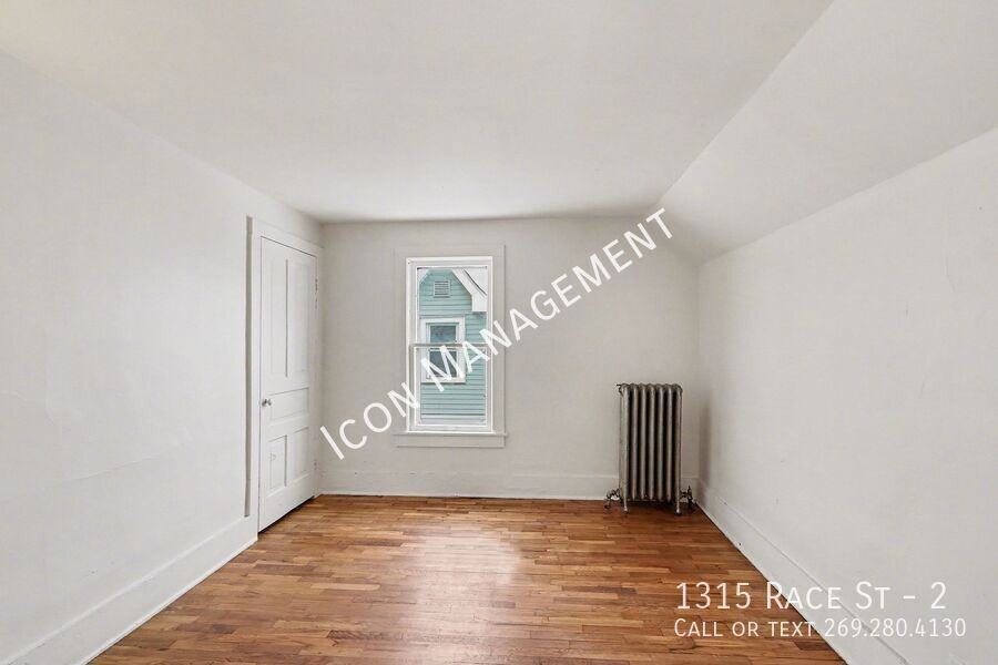 1315 Race St #2 - Photo 7 of 13