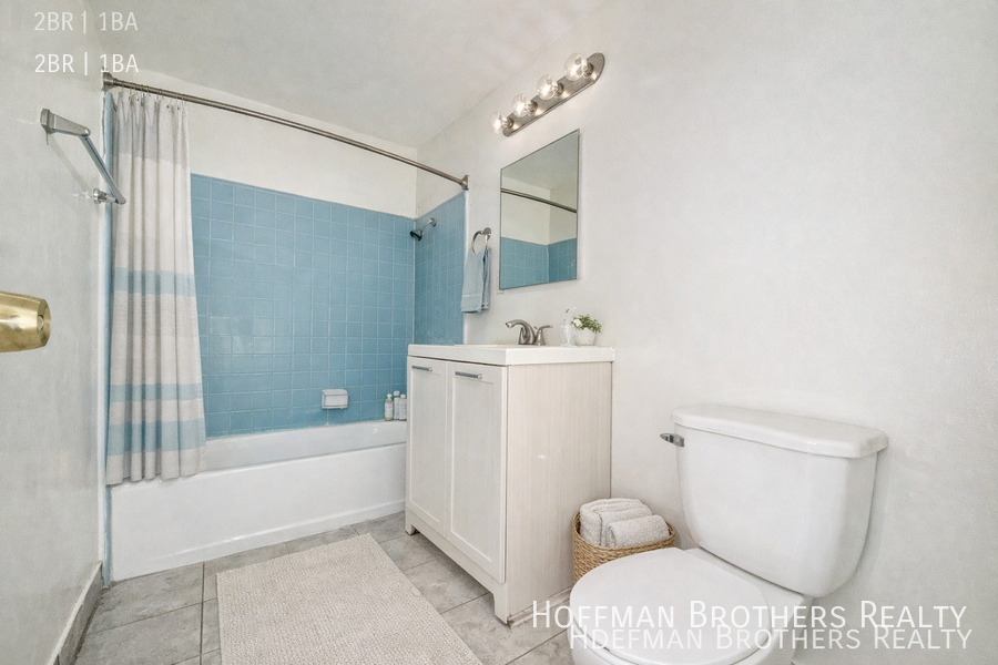 1046 S Hobart Blvd #3 - Photo 4 of 5