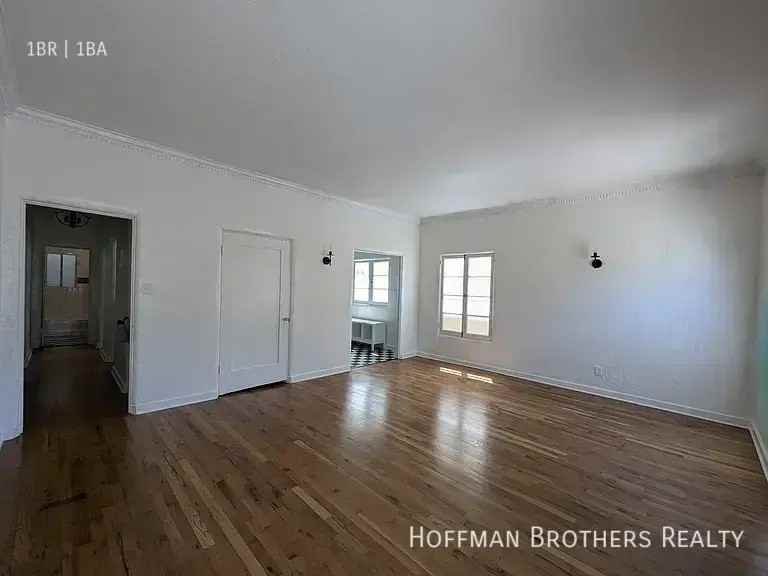 1173 N Ardmore Ave #5 - Photo 5 of 5