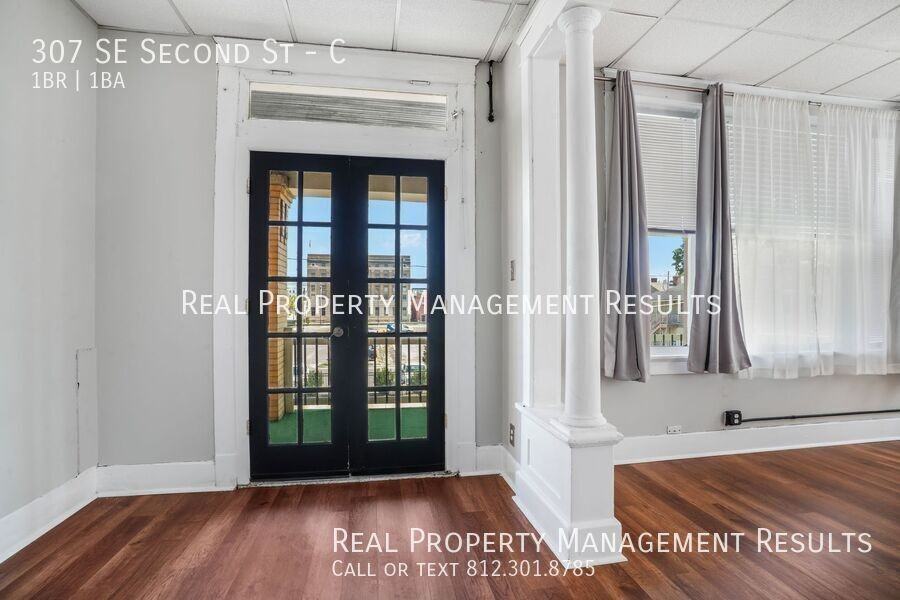 307 Se 2nd St #C - Photo 4 of 13
