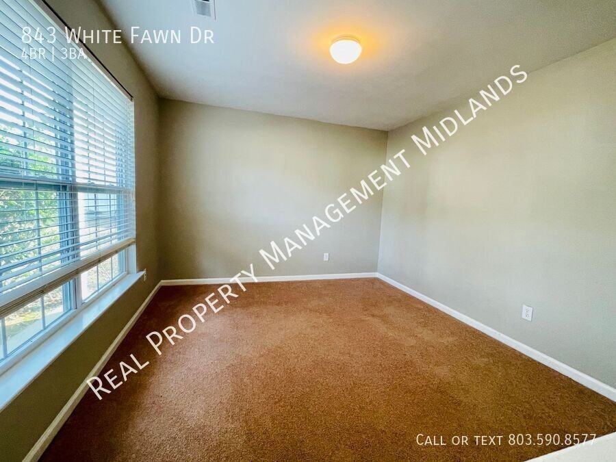 843 White Fawn Dr - Photo 2 of 12