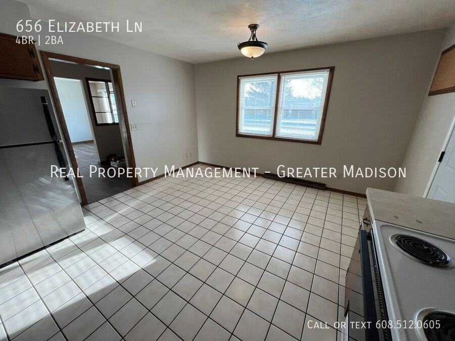 656 Elizabeth Ln - Photo 6 of 25