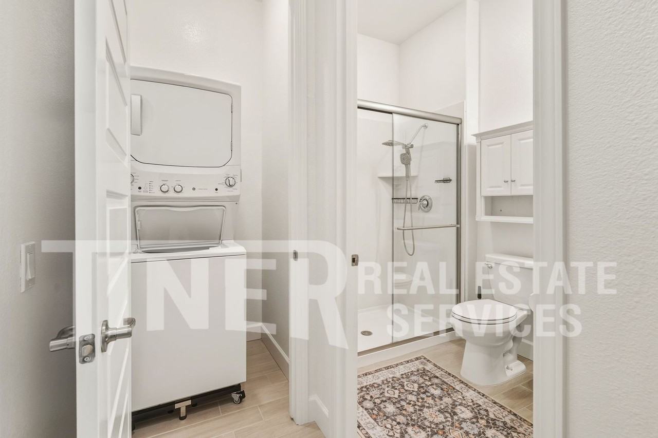 4901 Peace Lily Ln - Photo 4 of 15