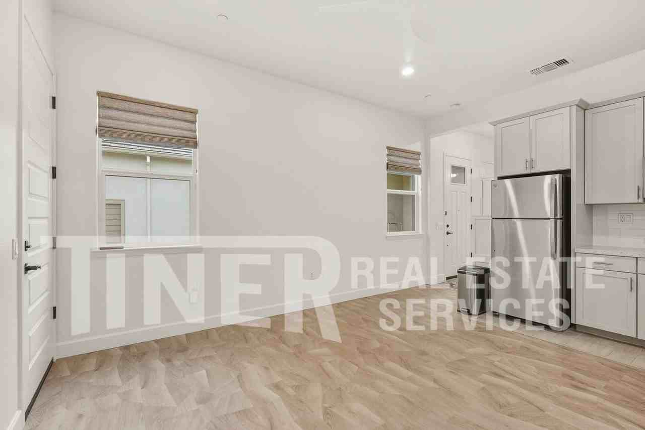 4901 Peace Lily Ln - Photo 6 of 15