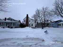 featured image of 1913 W Kent Rd