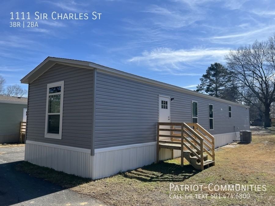 1111 Sir Charles St - Photo 2 of 22