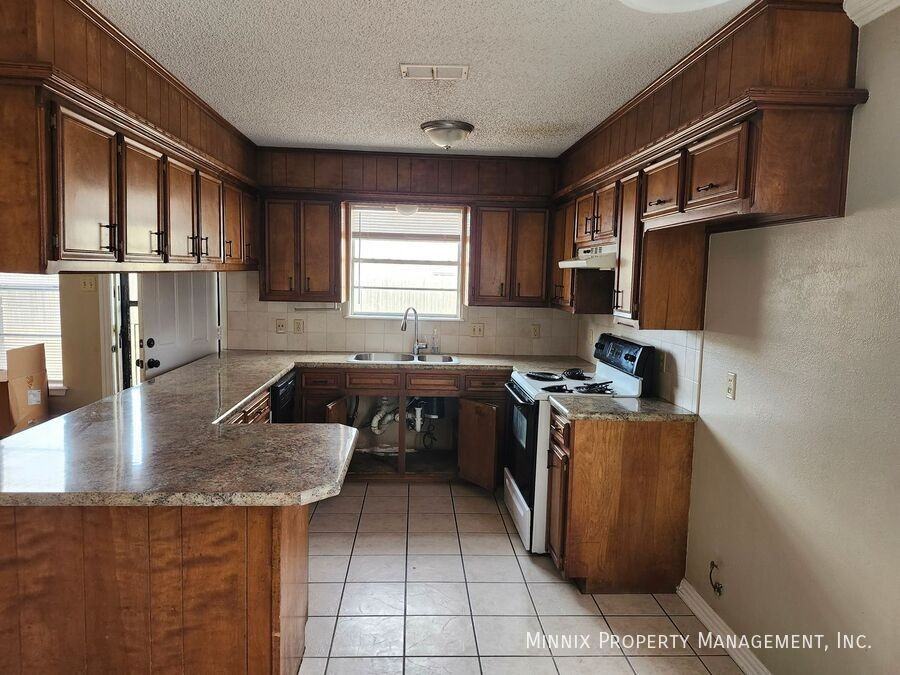 2108 76th St - Photo 5 of 6