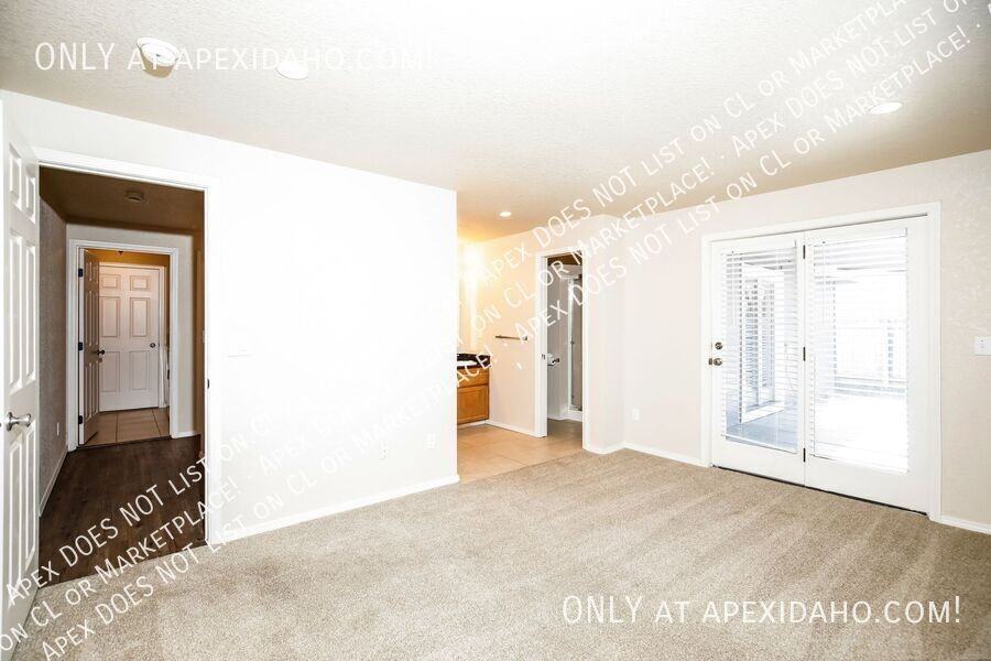 1933 Nw 13th Ave - Photo 6 of 15