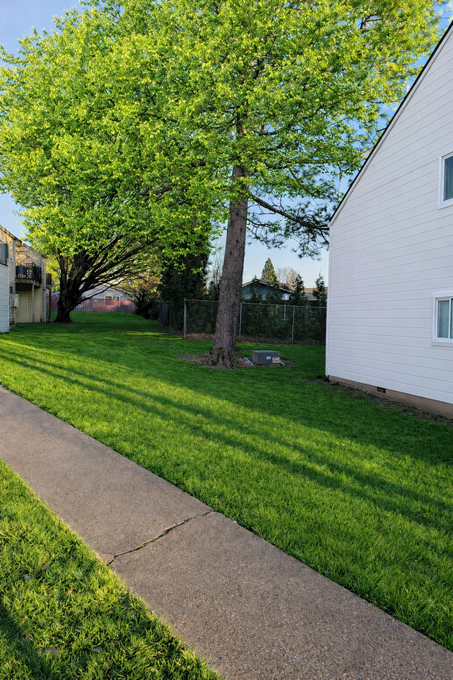 #440 MEYERS SQUARE APTS - Photo 2 of 10