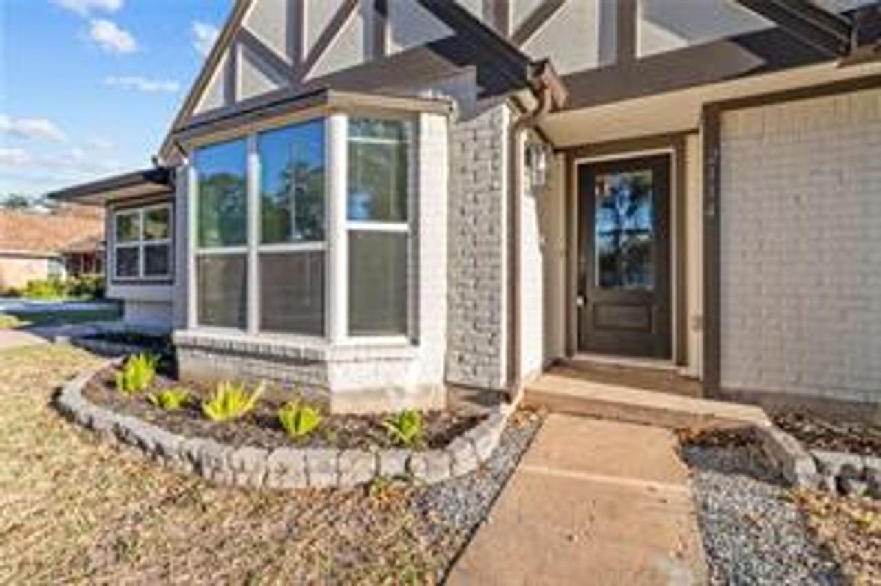 2114 Eaglerock Dr - Photo 3 of 27