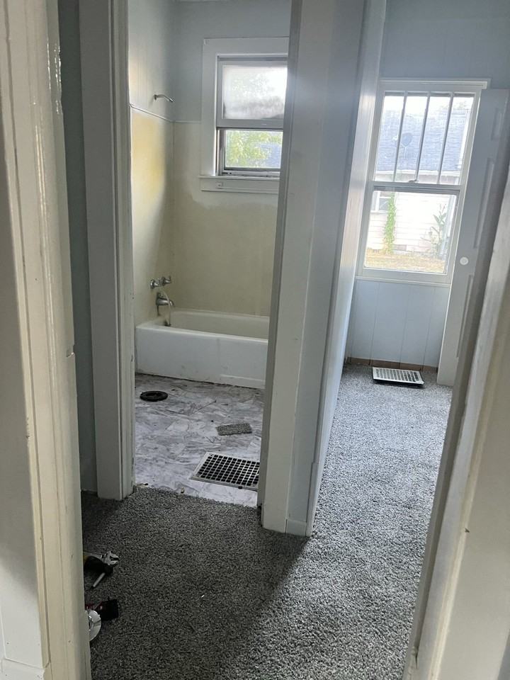 1402 N 26th St - Photo 6 of 9