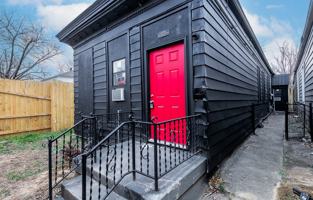 featured image of 1721 W Oak St