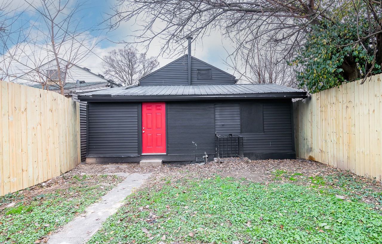 1721 W Oak St - Photo 2 of 14