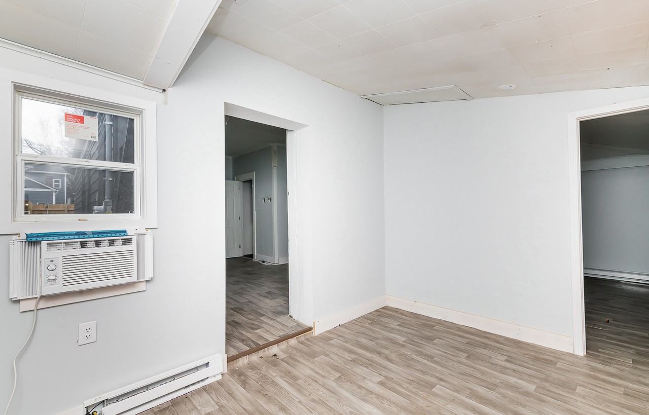 1721 W Oak St - Photo 4 of 14