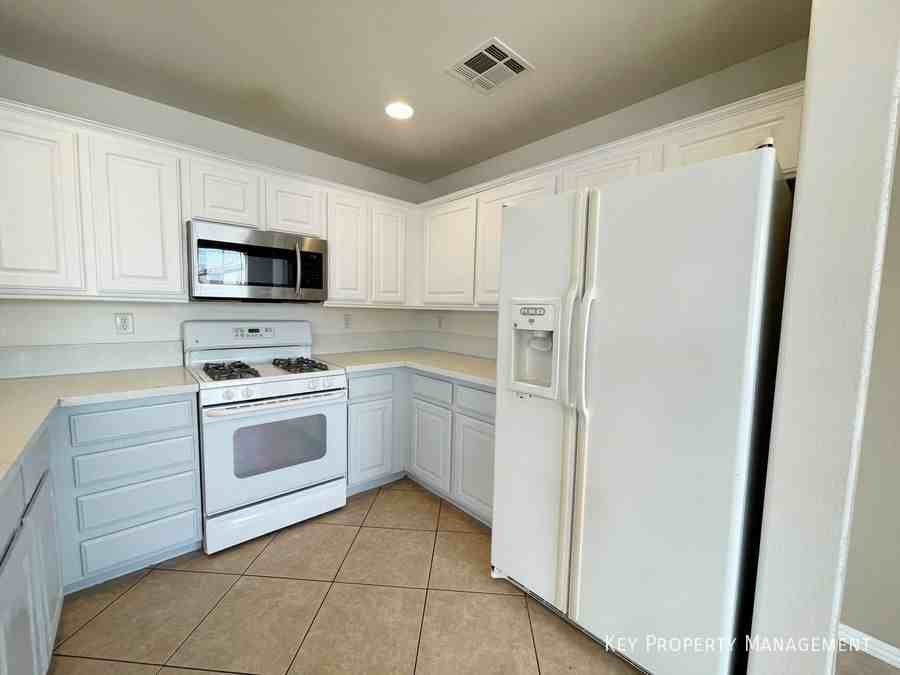990 Cantabria Heights Ave - Photo 5 of 24
