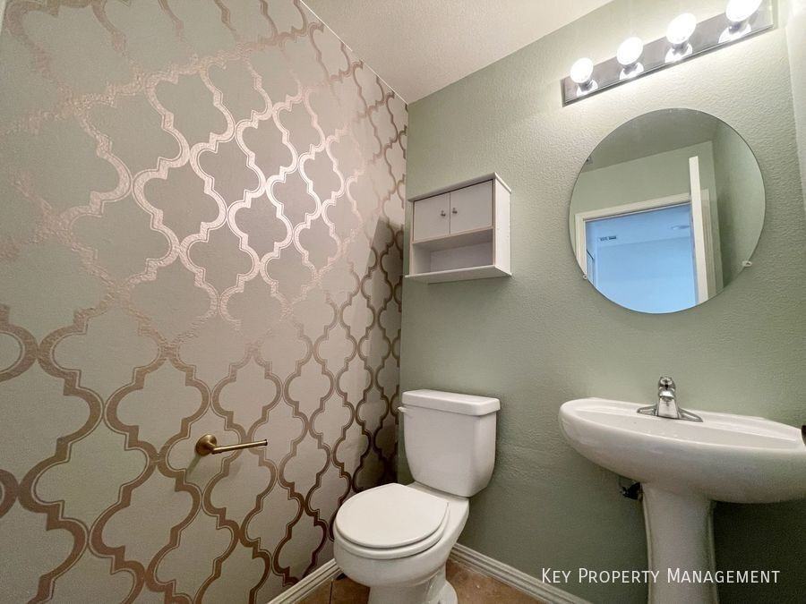 990 Cantabria Heights Ave - Photo 7 of 24