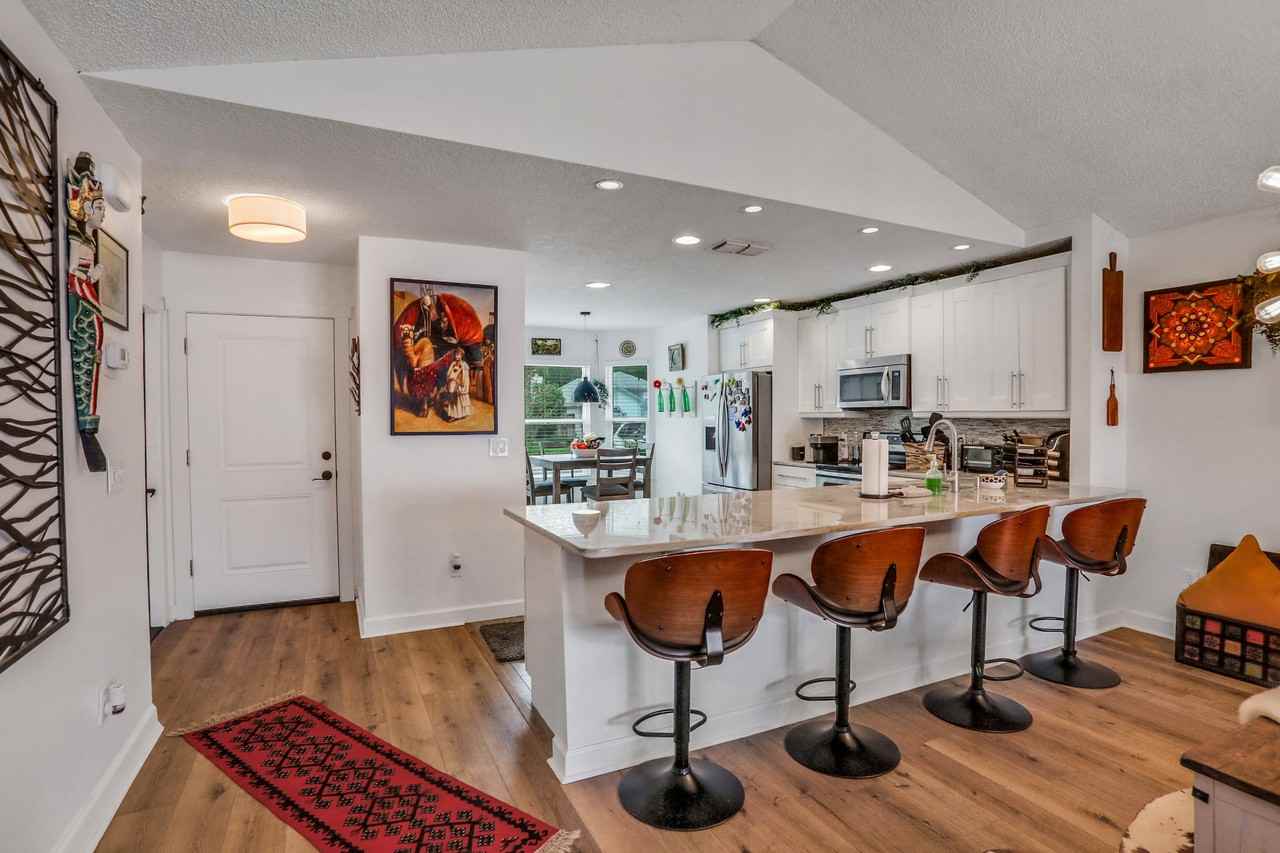 1709 Ashmore Green Dr - Photo 5 of 35