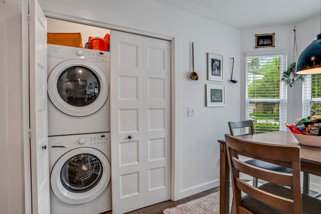 1709 Ashmore Green Dr - Photo 2 of 35