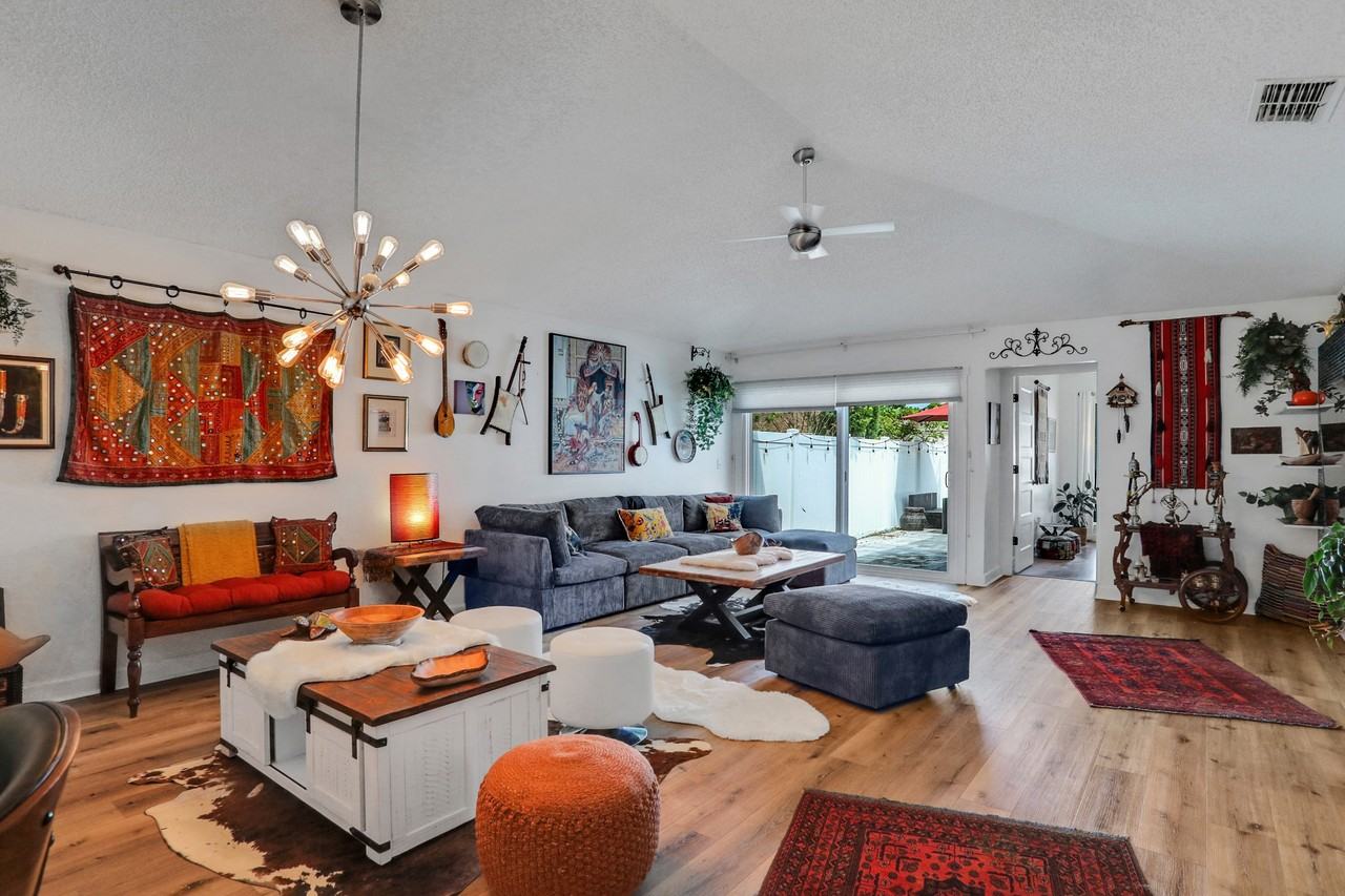 1709 Ashmore Green Dr - Photo 3 of 35