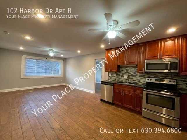 102 Harbor Dr Apt B - Photo 2 of 12
