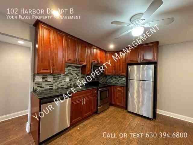 102 Harbor Dr Apt B - Photo 5 of 12