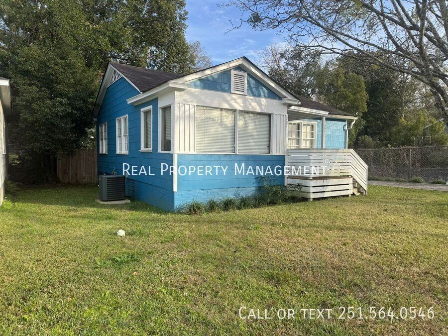 207 Pinehill Dr - Photo 2 of 18