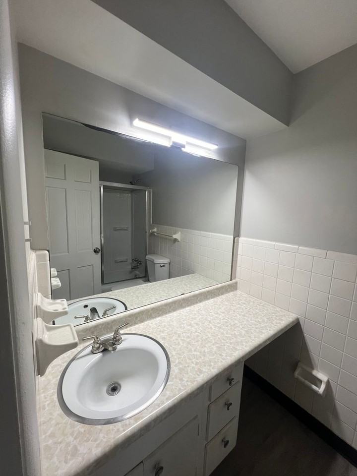 2343 Harrodsburg Rd #2 - Photo 5 of 6