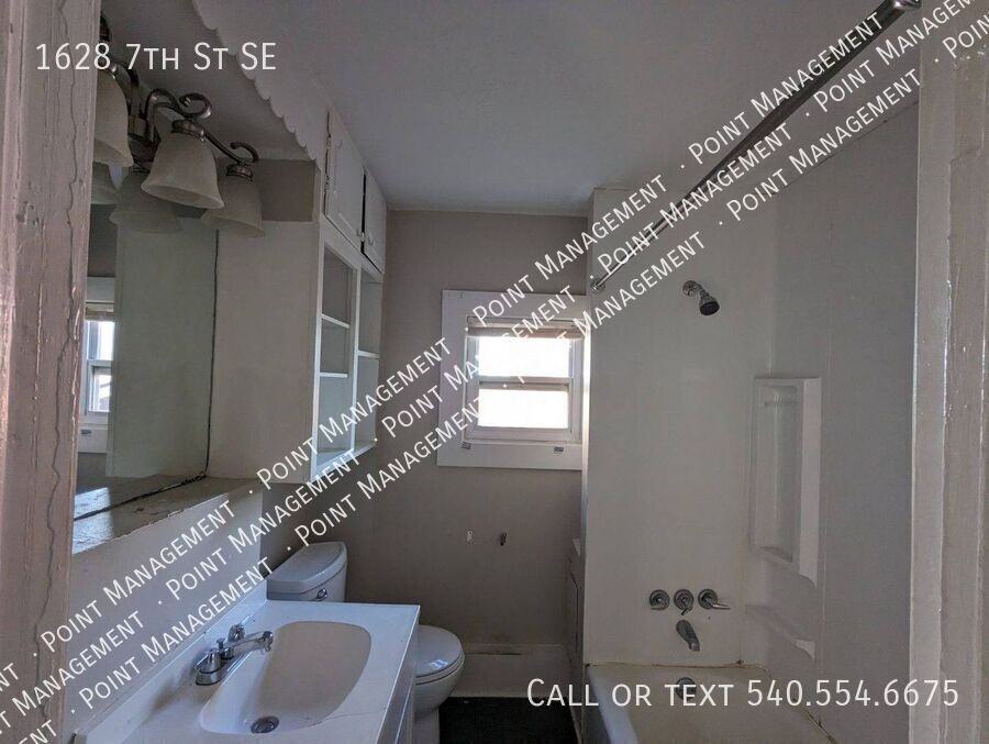 1628 7th St Se - Photo 5 of 14