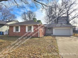 featured image of 2422 E 57th St