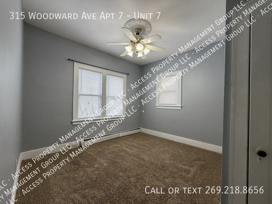 315 Woodward Ave Apt 7 #7 - Photo 4 of 11