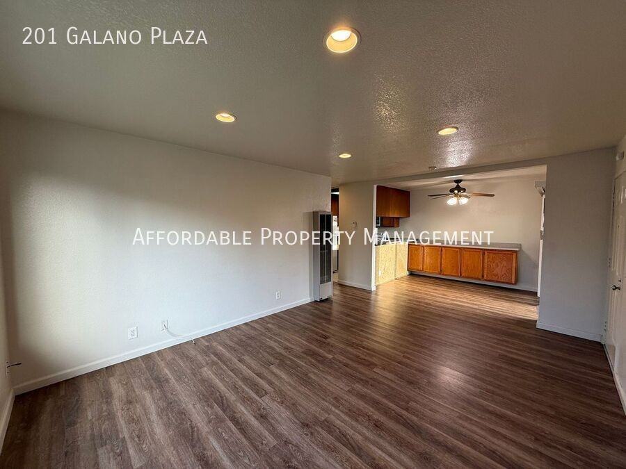 201 Galano Plz - Photo 2 of 17