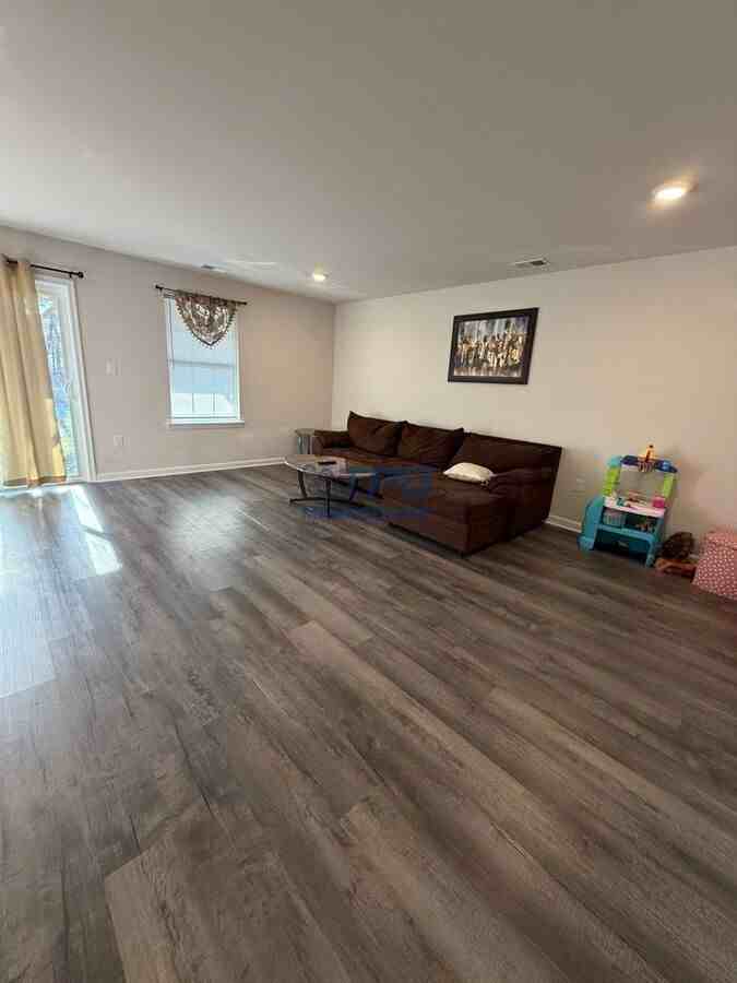 55 Melanie Way - Photo 2 of 13