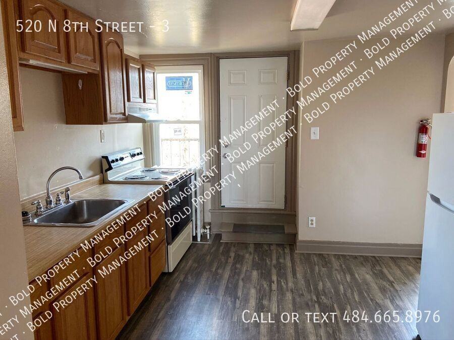 520 N 8th St #3 - Photo 6 of 9