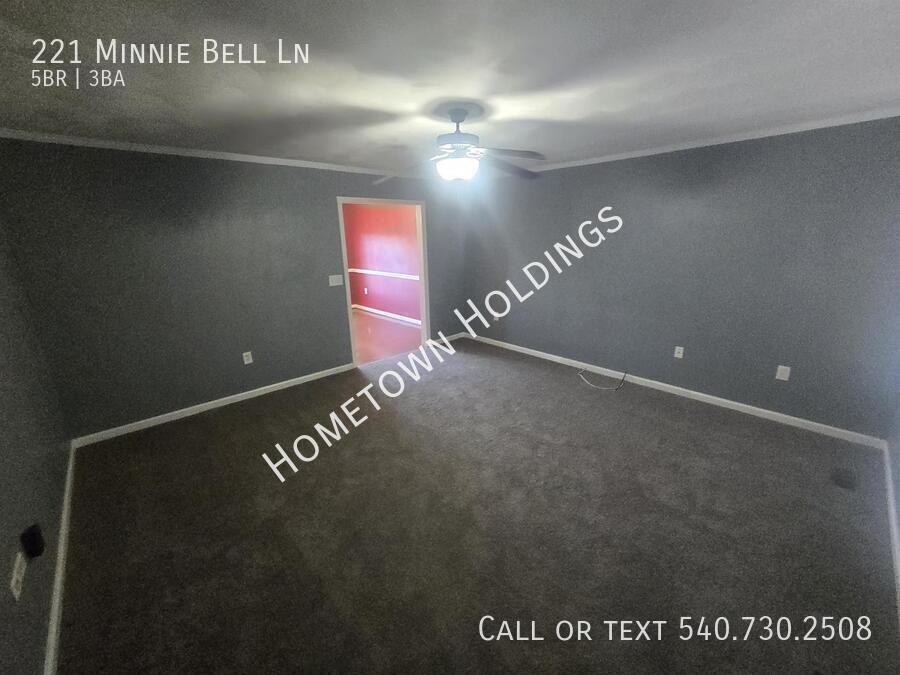 221 Minnie Bell Ln - Photo 2 of 18