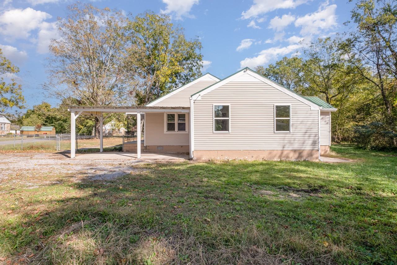 417 W Coffee St - Photo 3 of 35