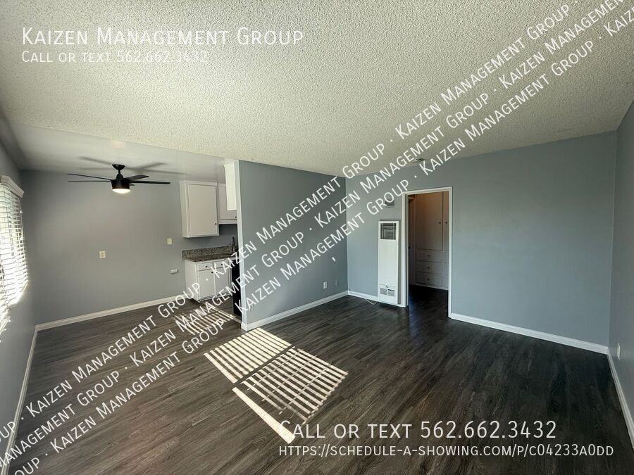 2201 Locust Ave #4 - Photo 2 of 15