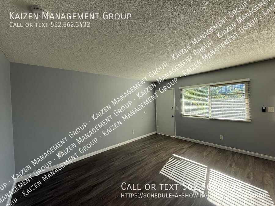 2201 Locust Ave #4 - Photo 3 of 15