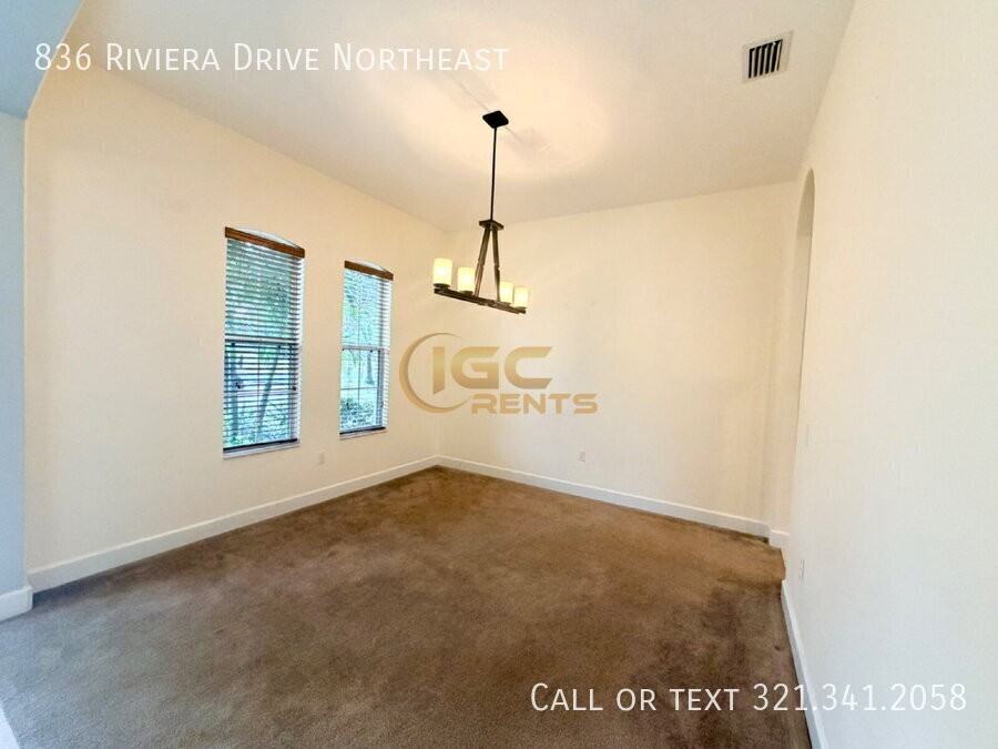 836 Riviera Dr Ne - Photo 4 of 31