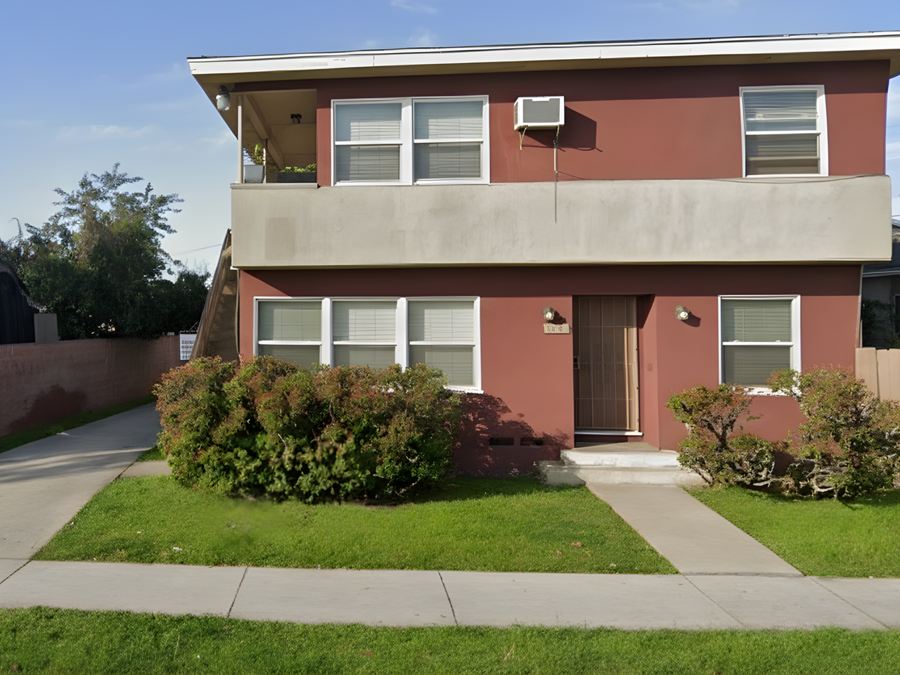 5824-5828 Montebello Park Way - Photo 3 of 8